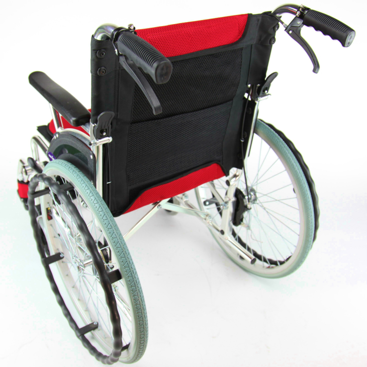 アウトレット 車椅子 車いす 車イス 軽量 コンパクト 自走式 ビーンズ レッド F102-R カドクラ Mサイズ_画像6