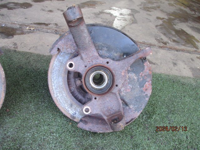 (0221)P25W Delica Star Wagon front hub Knuckle rotor left right 