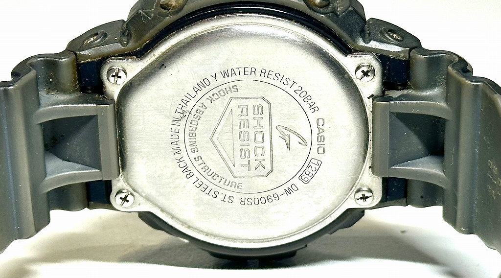 中古腕時計 カシオ Gショック CASIO DW-6900SB ガンメタ、修理前提のジャンク扱い_画像9