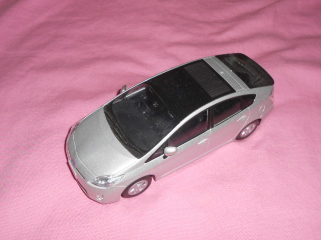 希少！★TOYOTA PRIUS 1/24 TOYOTA OFFICIAL LICENSED PRODUCT 非売品_画像1