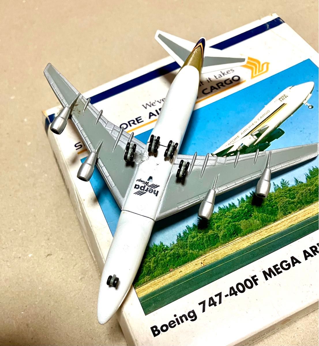 B747-400F シンガポール航空　Cargo (herpa 1/500)