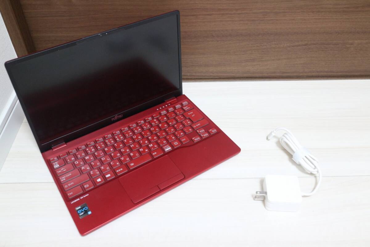 最新 Windows11pro!! office 2021 早い者勝ち ★良品★ FUJITSU 富士通 LIFEBOOK UH90/F3 FMVU90F3R i7 1165G7 8GB SSD 512GB♪_画像1