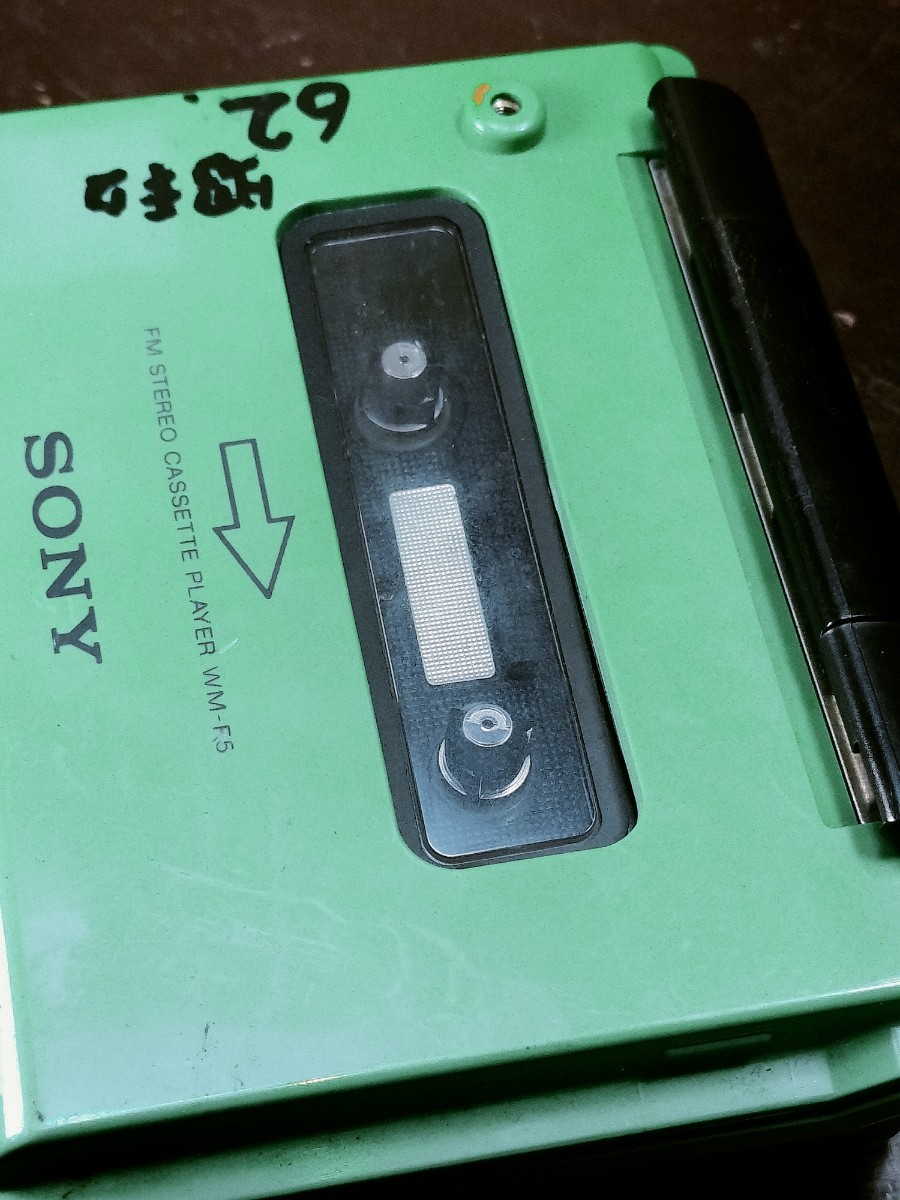 Junk / rare / Showa Retro /SONY/WM-F5/Okinawa SPORTS WALKMAN Junk / rare / Showa Retro /SONY/WM-F5/Okinawa SPORTS WALKMAN