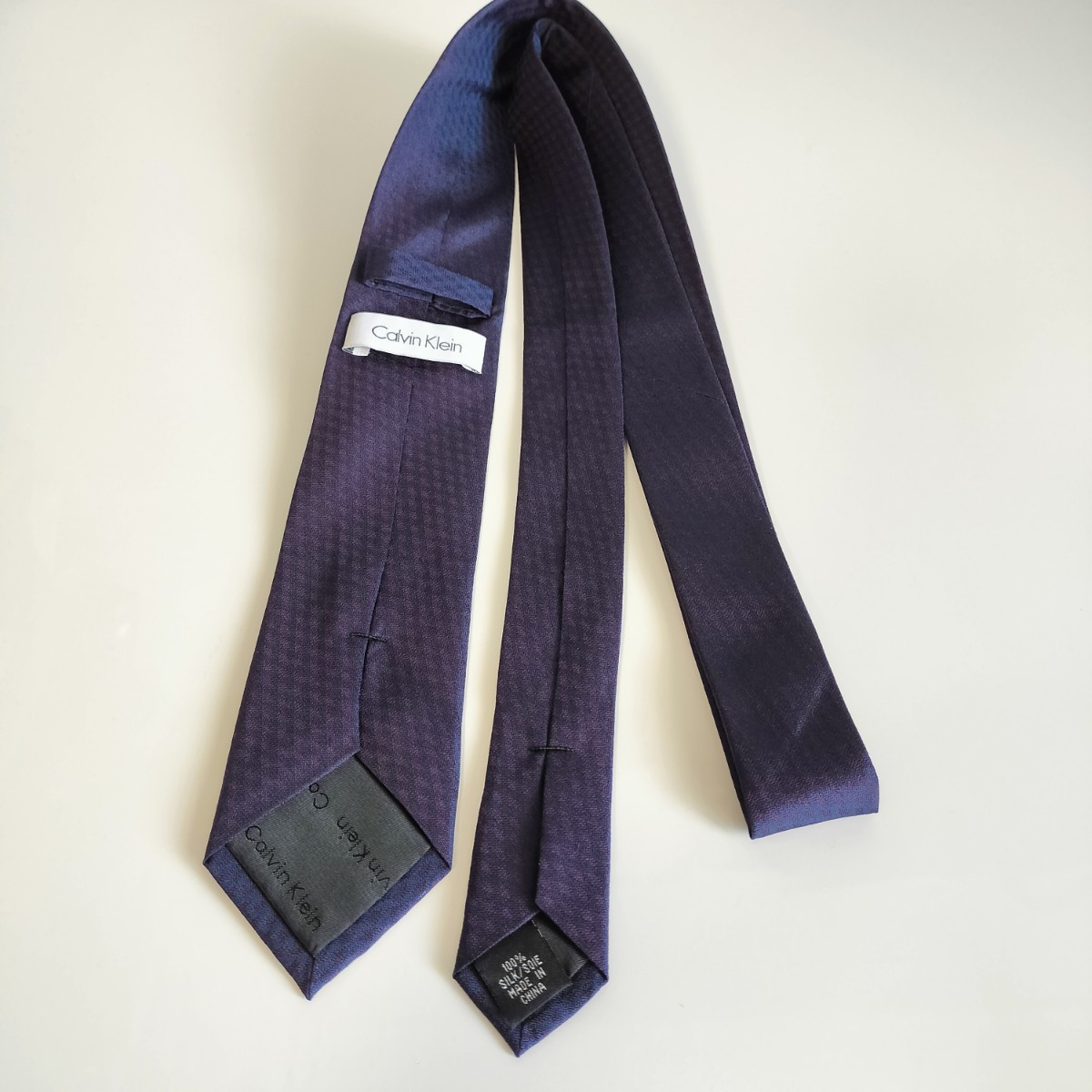  Calvin Klein (Calvin Klein) dark purple necktie 