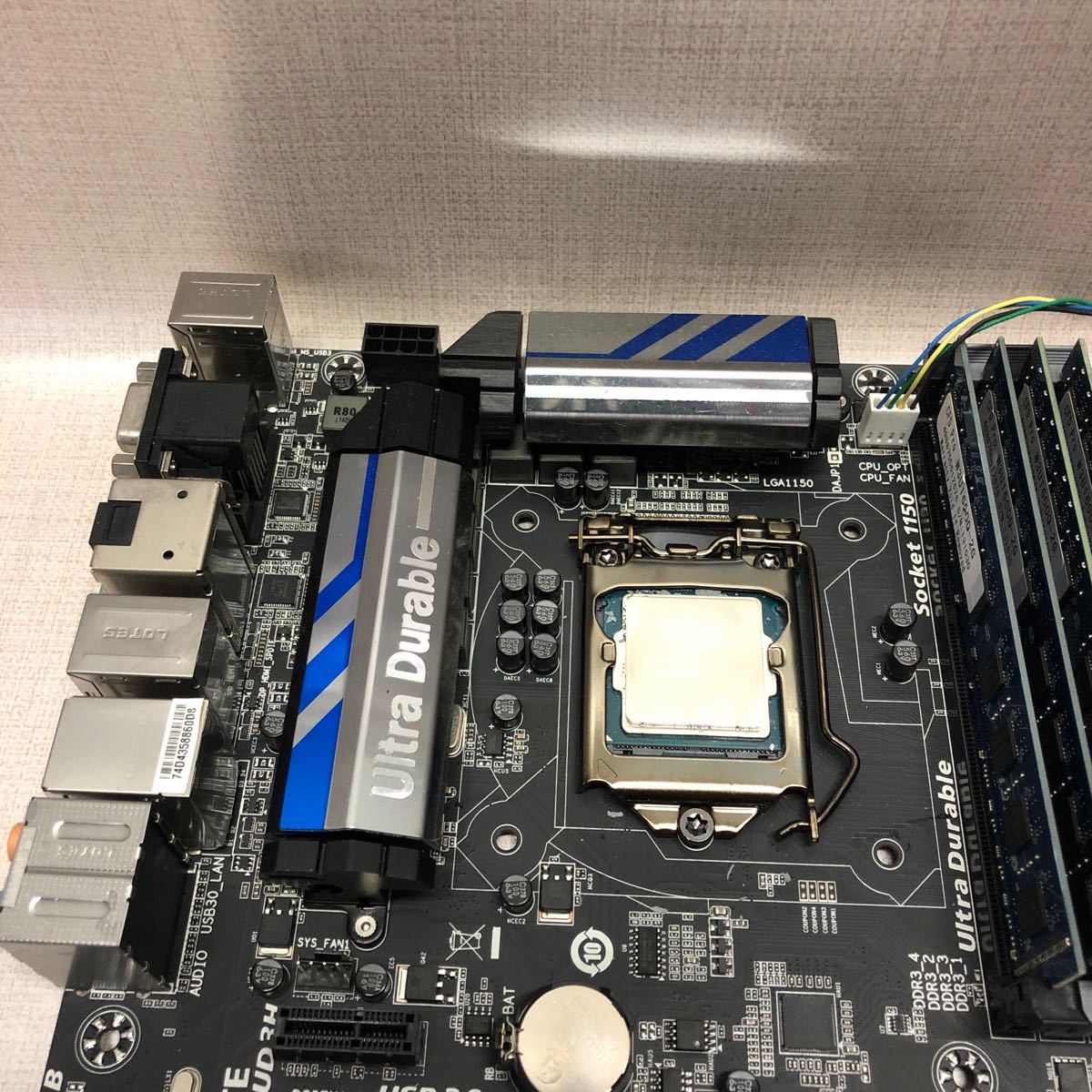 (J1077) motherboard GIGABYTE GA-Z87X-UD3H Core i7-4770K memory card 4 sheets CFD pro W3U1600Q-2G