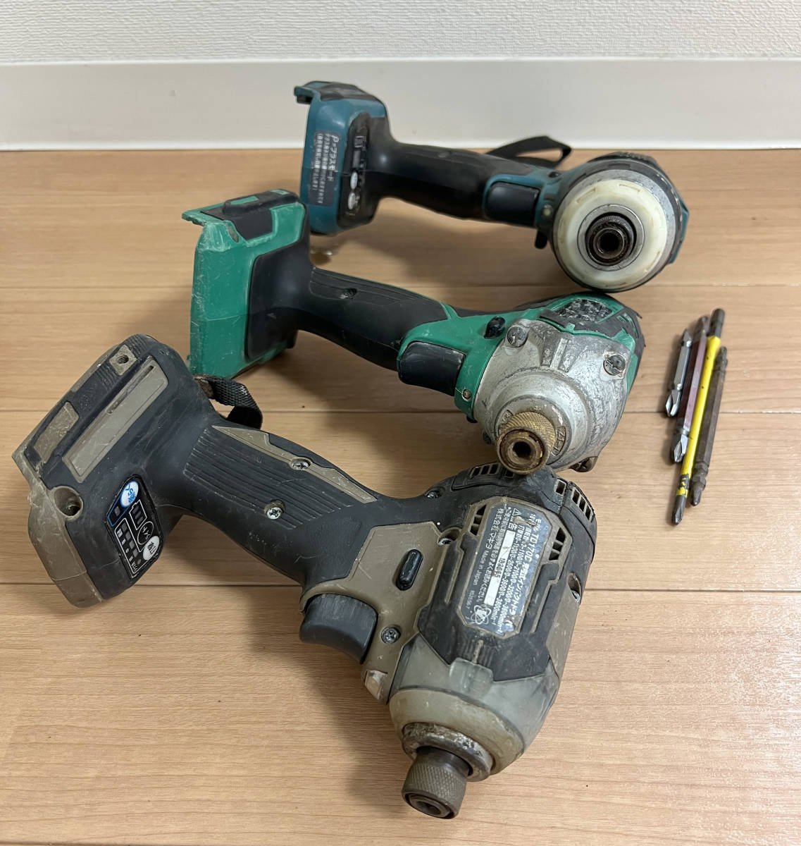 ジャンク品 マキタ makita 充電式 インパクトドライバ TD170D/ MTD001D/ TP141D 3台セット まとめ_画像4