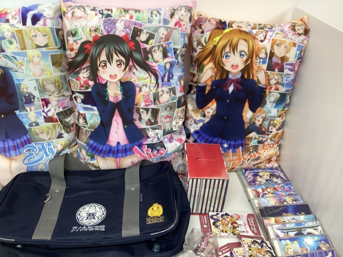 【同梱不可/現状】 ラブライブ グッズ まとめ売り 缶バッジ クリアファイル クッション グラス CD スクールバッグ 他_画像3