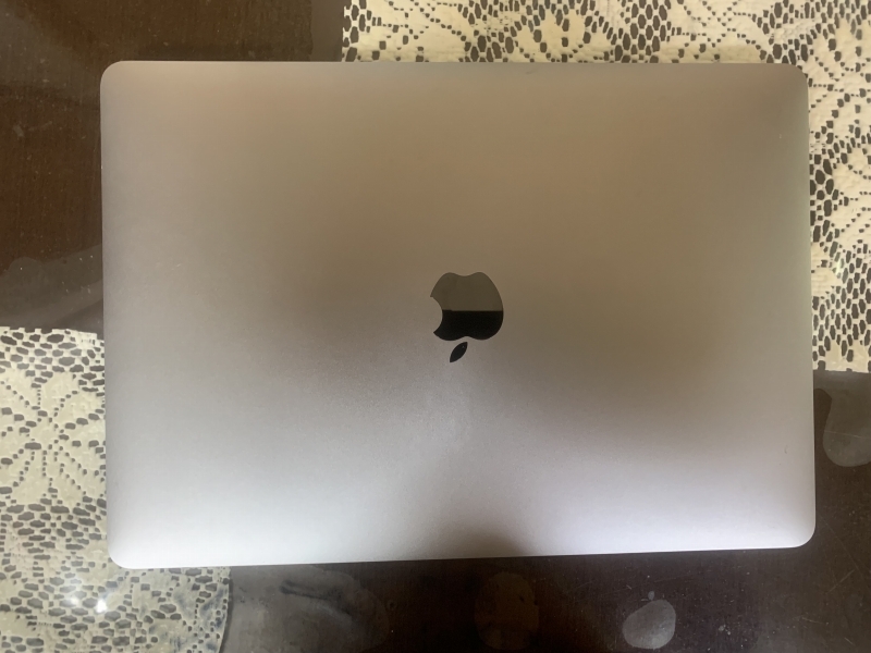 レア 極美品 Apple MacBook Pro Retina A2338 2020 モデル M1/13.3インチ/16GB/PCI SSD 1TB_画像3