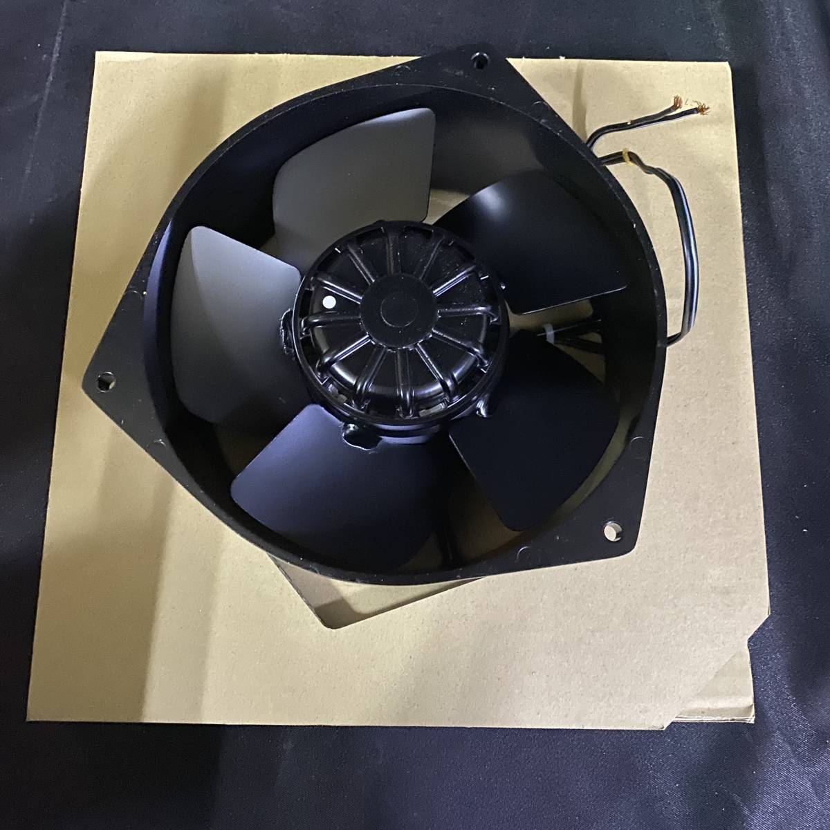 1１０ 『単相クマトリ誘導電動機（2P）』 φ200×83mm厚 IKURA Electric Fan「金属羽根ACファン　200-09-5-TPシリーズ」200-19-5-TP