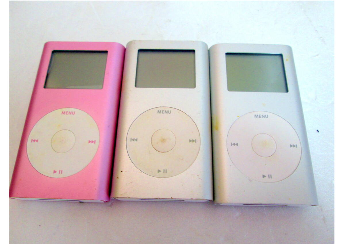 ◇ 402055 ◇ ポータブルプレーヤー 「ジャンク品」 Apple iPod 3台 ACアダプタ / ポケットサーバー SB-WS01-MBSD_画像2