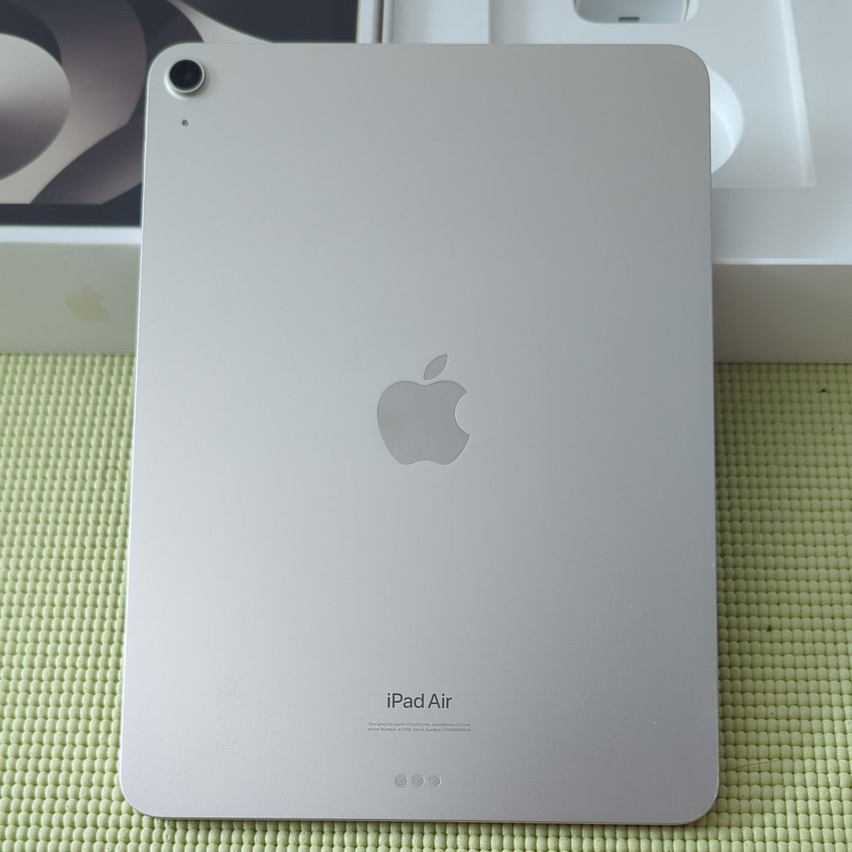 注目の福袋！ iPad Air5 WiFiモデル スターライト 256GB タブレット