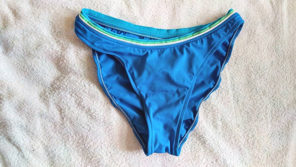 ROXY（ロキシー）　ブルーのスポーツビキニ　水着　Lサイズ（海外Mサイズ）　即決2500円送料込み_画像5