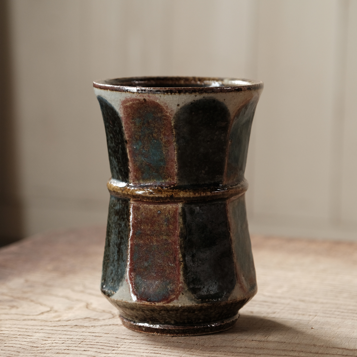 武内晴二郎 盛絵色差灰釉扁壷 花器 共箱 工芸品 武内晴二郎 盛絵色差灰釉扁壷 花器 共箱 工芸品