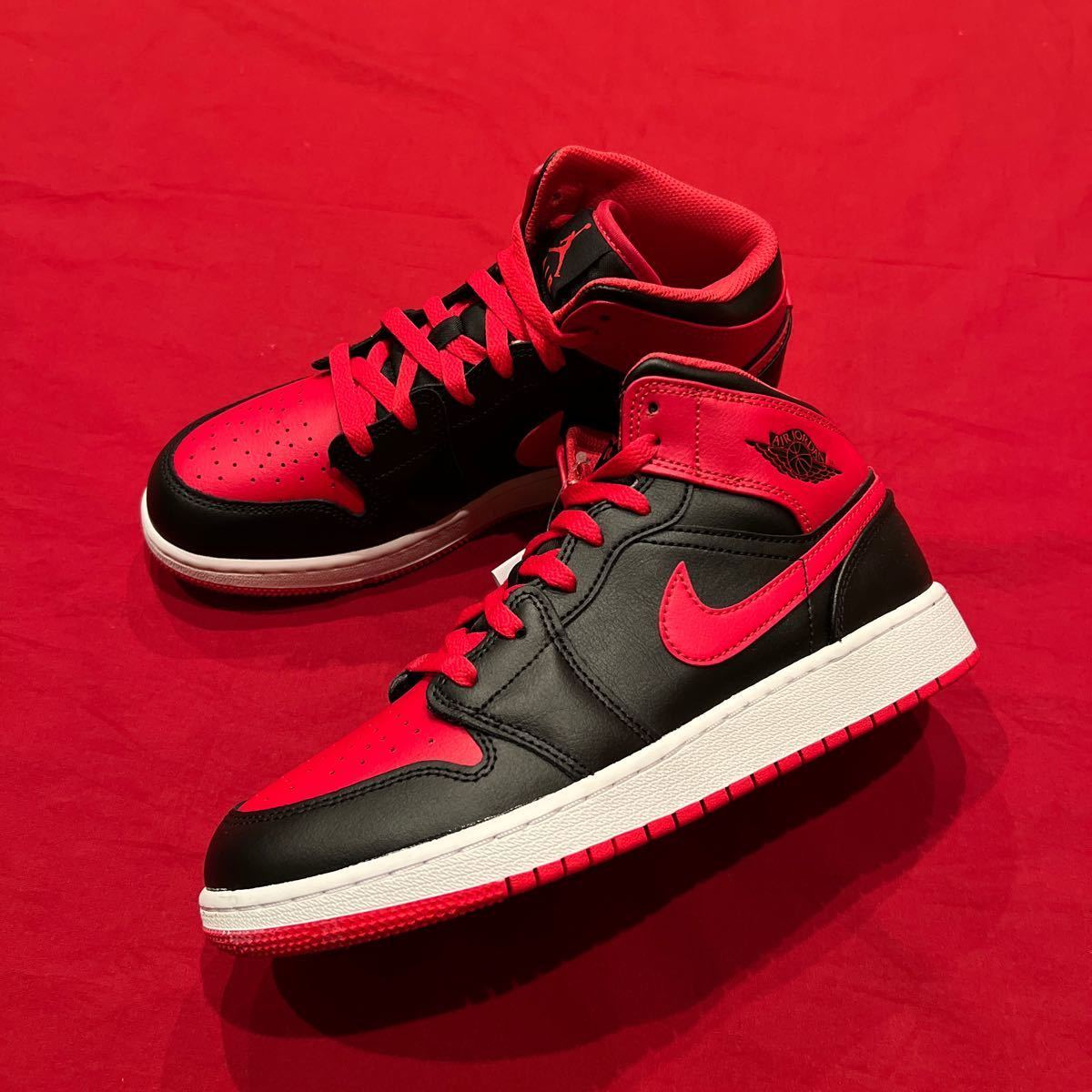 定価13,750円　24㎝　6Y　NIKE　ナイキ　AIR JORDAN 1 MID GS　エアジョーダン1　新品　スニーカー　DQ8423　ウィメンズ　ユース　ブレッド_画像1