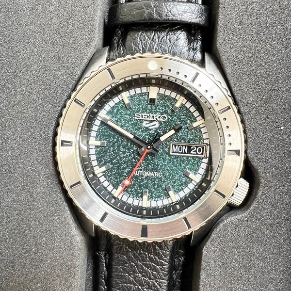 Yahoo!オークション - 未使用 SEIKO セイコー 5スポーツ SBSA207 Yahoo!オークション - 未使用 SEIKO セイコー 5スポーツ SBSA207