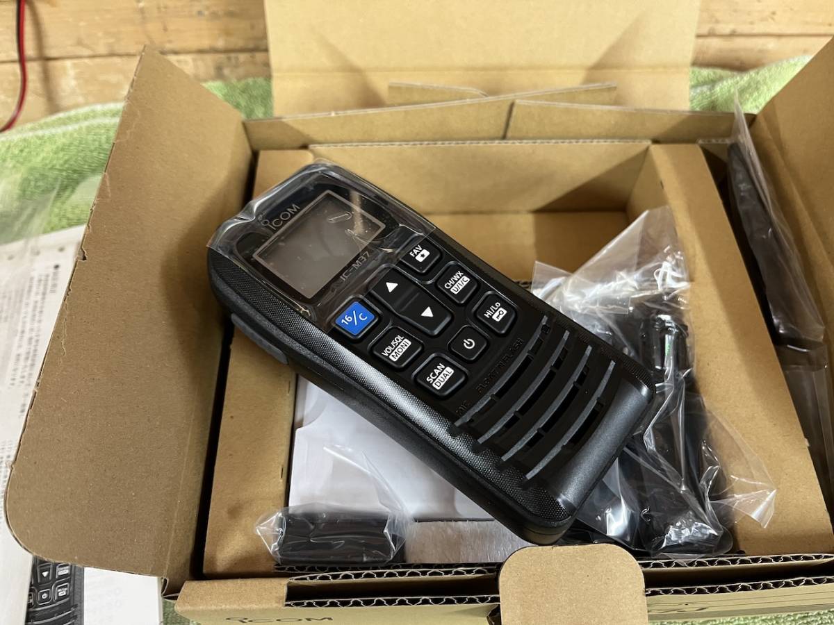 ICOM IC-M37J　国際VHFトランシーバー　新品未使用品をお譲りします。_5Wハンディータイプです。