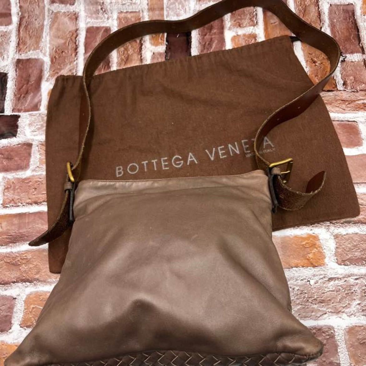 『激渋 希少モデル』BOTTEGA VENETA ボッテガヴェネタ ショルダーバッグ イントレチャート ポシェット サコッシュ ビジネス レザー _画像2