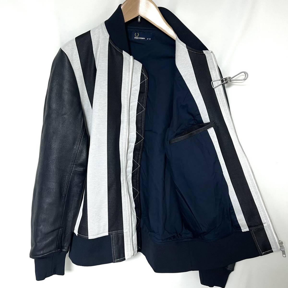 FRED PERRY フレッドペリー 羊革 ストライプ スタジャン レザー FRED PERRY フレッドペリー 羊革 ストライプ スタジャン レザー