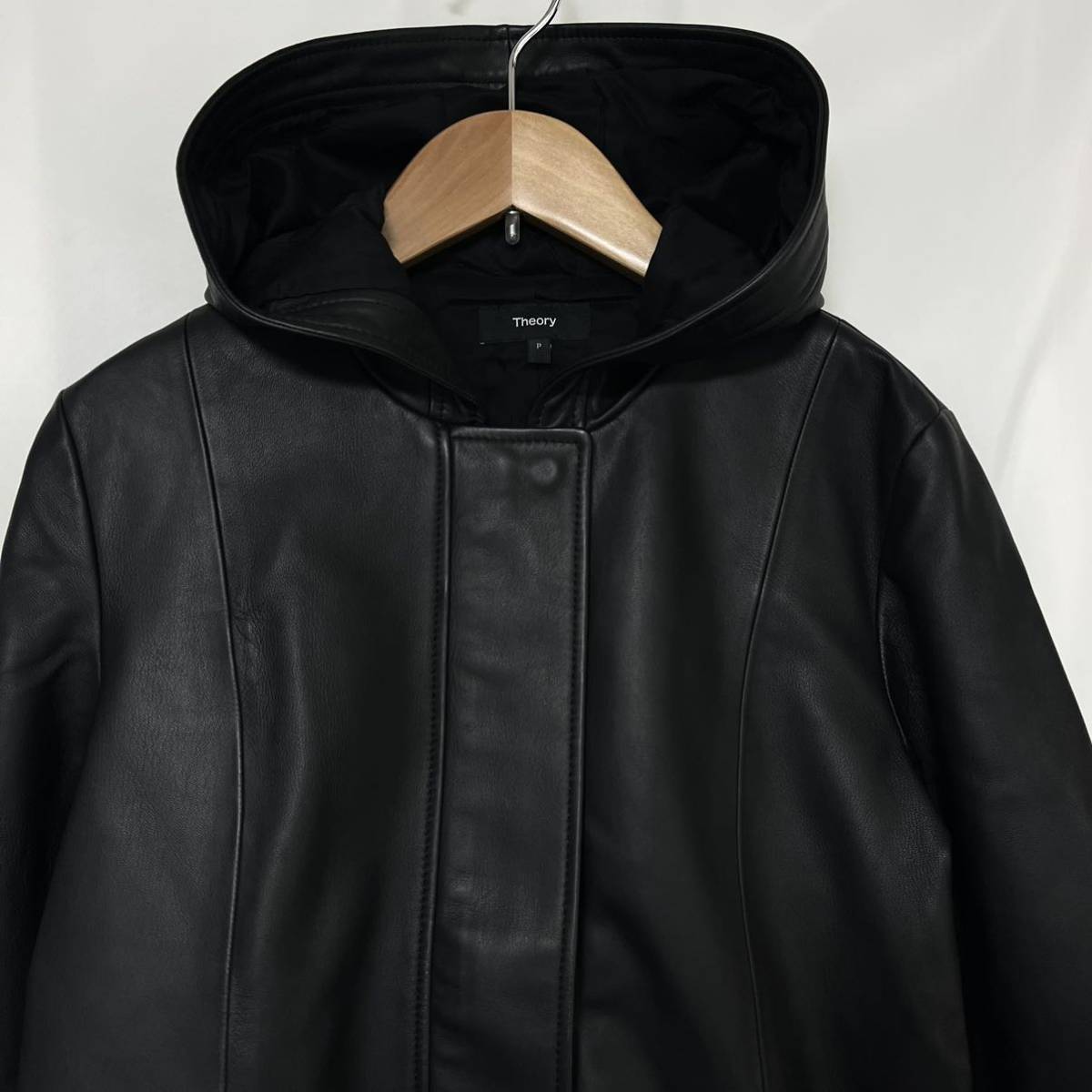 Theory セオリー SOFT LEATHER ZIP UP JKT レザー 本革 フーディー ジャケット 2021年モデル レディース ブルゾン XS S ブラック　黒_画像3