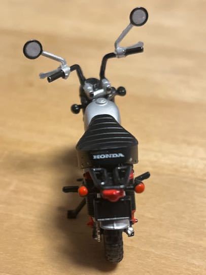 1/24スケール位？モンキー カスタム2本だしマフラー HONDA ホンダmonkey ミニカー オートバイ 原付き　スクーター CB750Fスペンサーカラー_画像4