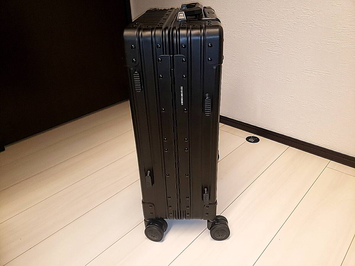 ネオキーパー　NEO KEEPR アルミ　4輪スーツケース　キャリーバッグ　ブラック　「運び屋」　未使用_画像5