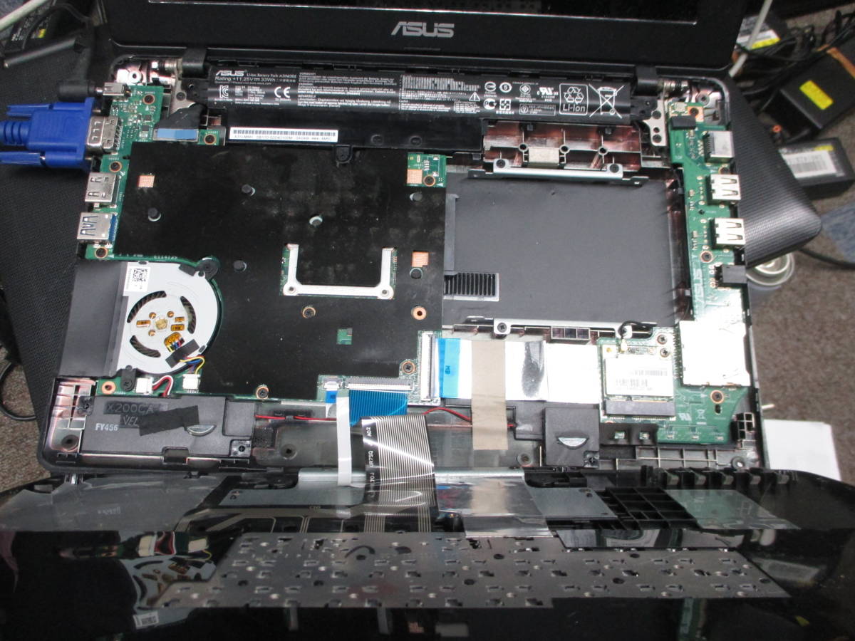 a325 ASUS 　X200M Notebook ＨＤＤレス　画面割れ　ノートPC　　ジャンク扱いでお願い_画像8