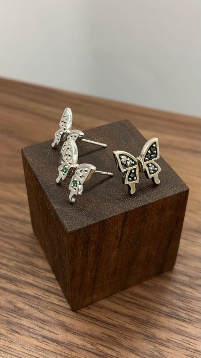 蝶々ピアス silverシルバー925 ジャスティンデイビス クロム 蝶々ピアス silverシルバー925 ジャスティンデイビス クロム