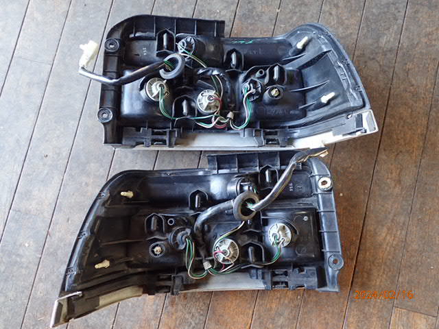 100 series Corolla 4 -door sedan previous term tail left right set used AE100 CE100 lower panel (040) attaching 