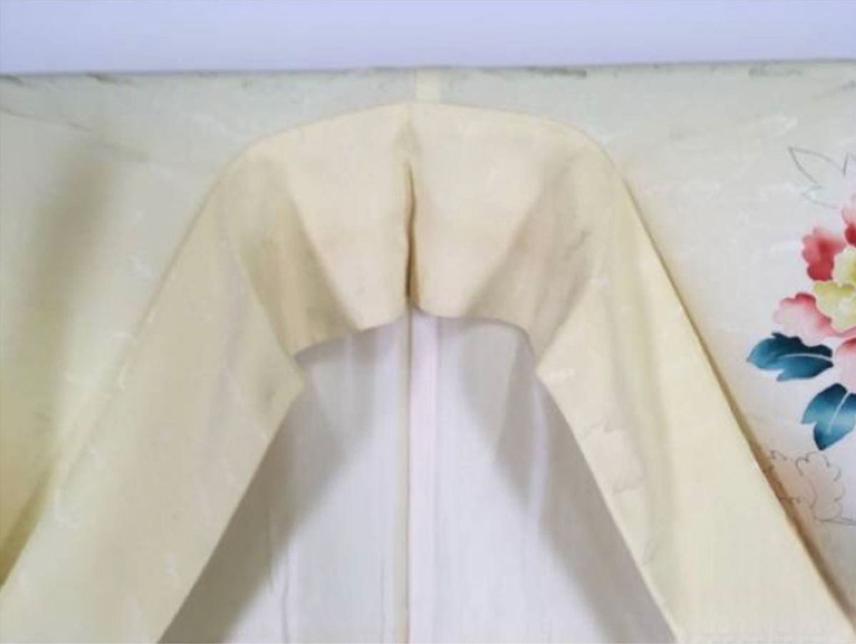着物 良品　付下げ 黄色 牡丹 正絹　袷（10月～5月）157cm 