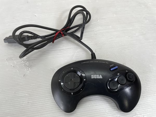 【保管品】SEGA MEGADRIVE/メガドライブ HAA-2510 通電確認済み 現状品 コントローラー/配線 レトロ テレビゲーム コレクション_画像10