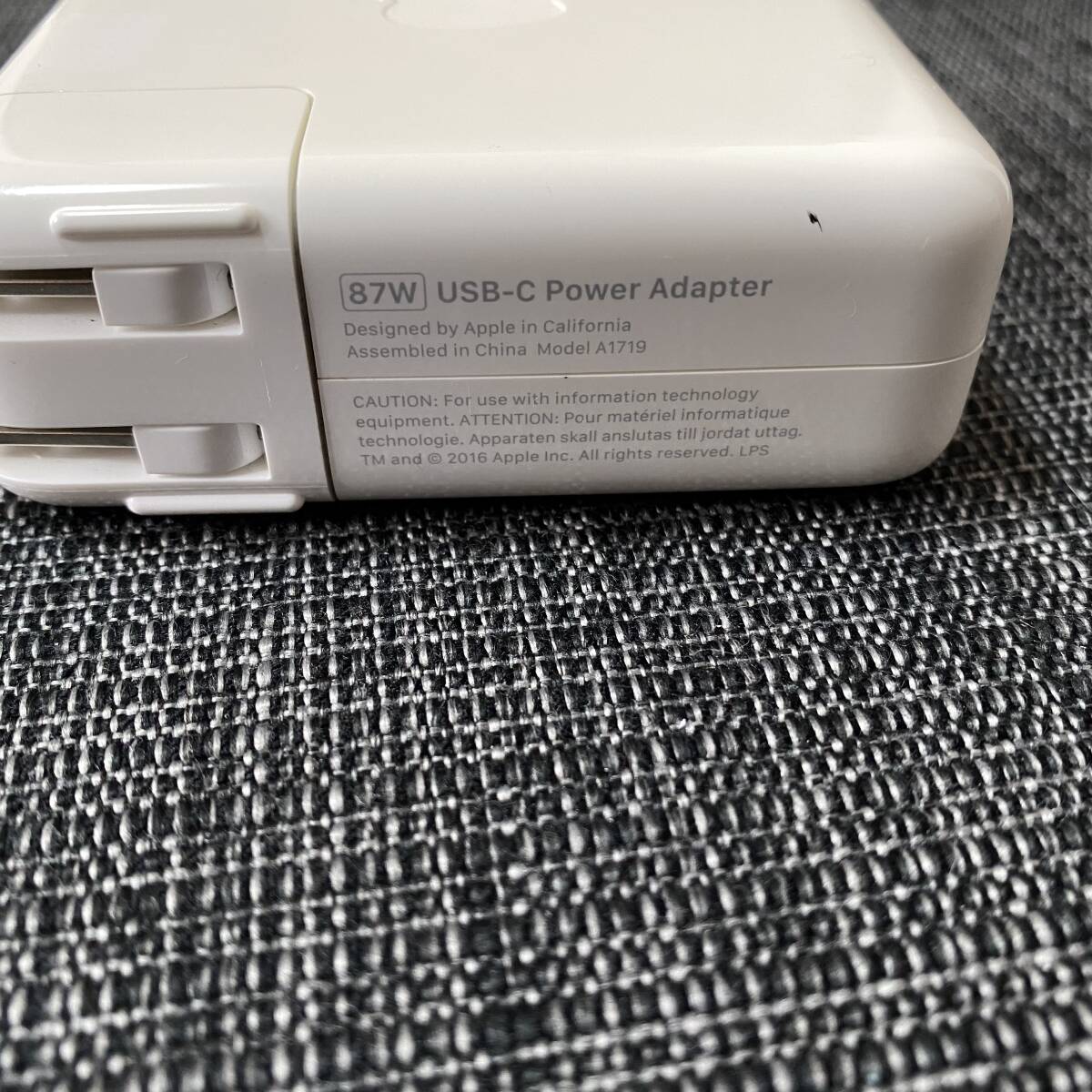 【動作品】Apple 純正 87W USB Type-C Power Adapter A1719 MacBook ACアダプター 動作OK_画像2