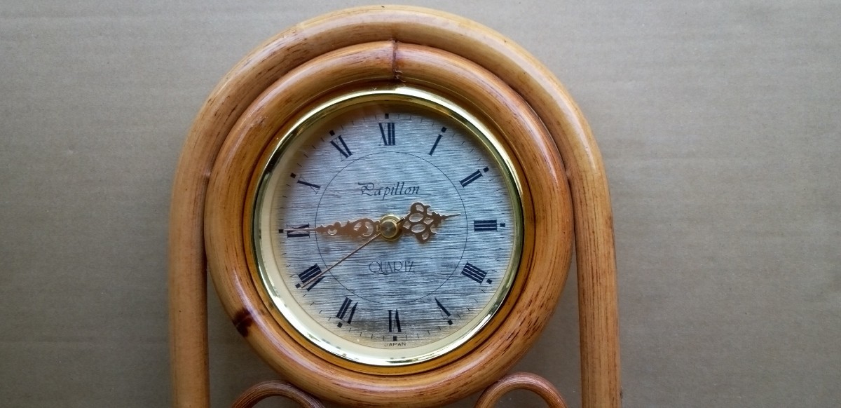 ラタン 掛時計 籐 置時計 日本製時計(Lapillon TOCHIGI TOKEI)に台湾製本体 レトロ アンティーク風 ラタン籐家具 中古品 わりとキレイな1点の画像8
