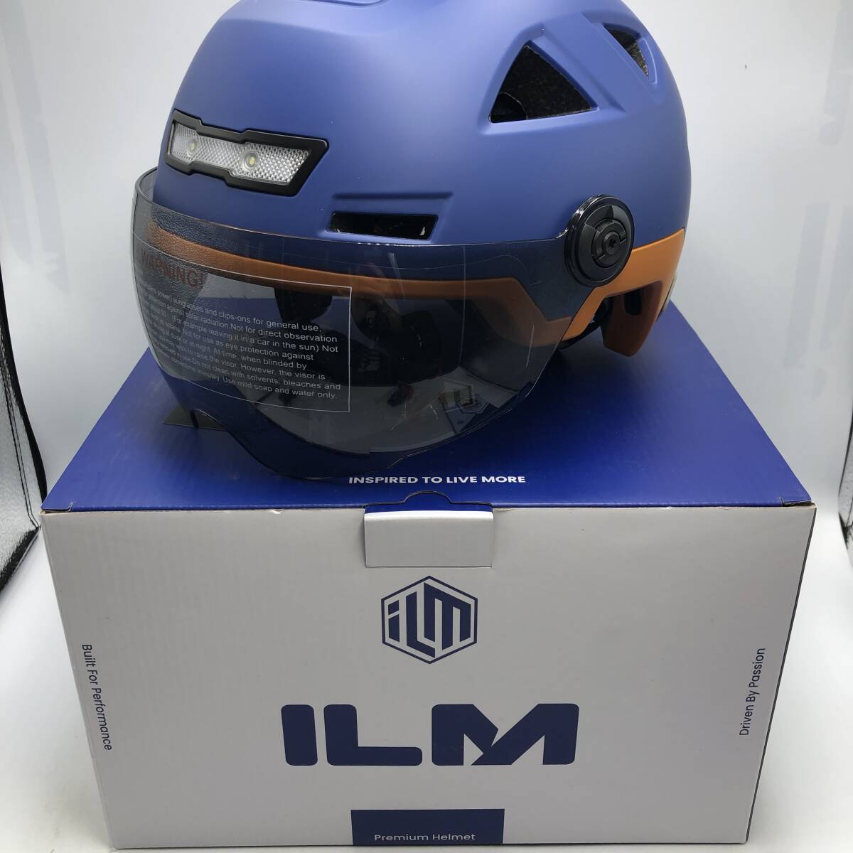 【タグ付き/訳あり】ILM 自転車 ヘルメット 大人 スマートセンサーライト付き USB充電式 /Y15879-X1_画像1