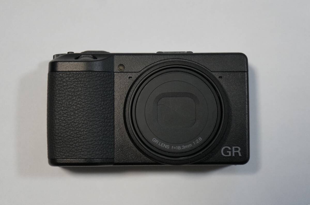 RICOH GR III 美品 動作確認済　使用回数僅か（シャッター回数：４３９回）_画像2