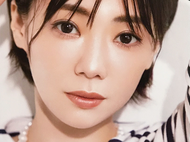 お中元 お歳暮 お年賀 夏 冬 年末年始のご挨拶 ギフト 通販な 倉科カナ｜切り抜き 2P｜雑誌 BAILA（バイラ） 2022年 10月号 アート+エンタメ+ホビー