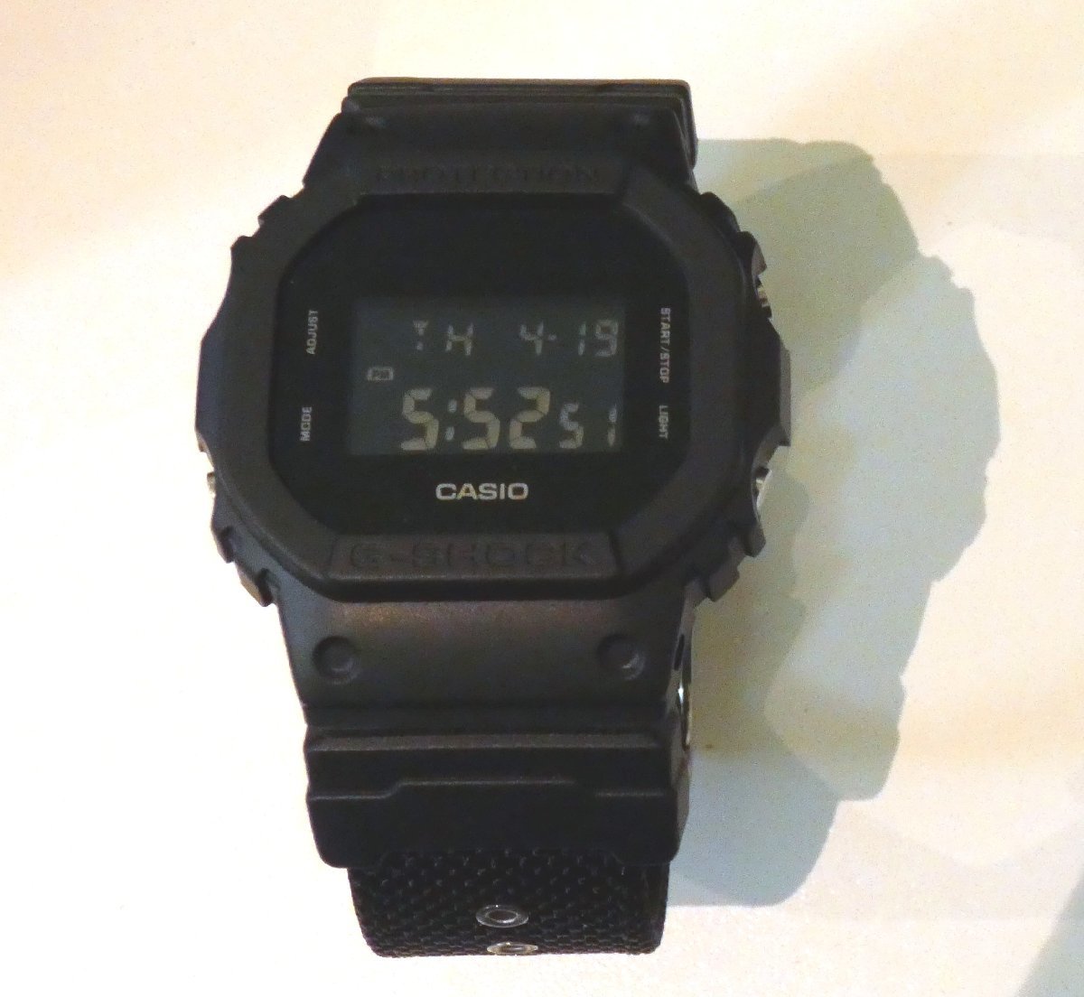 【新品未使用】G-SHOCKカシオ Gショック ミリタリーブラック クロスバンド DW5600BBN-1 メンズ腕時計_画像7