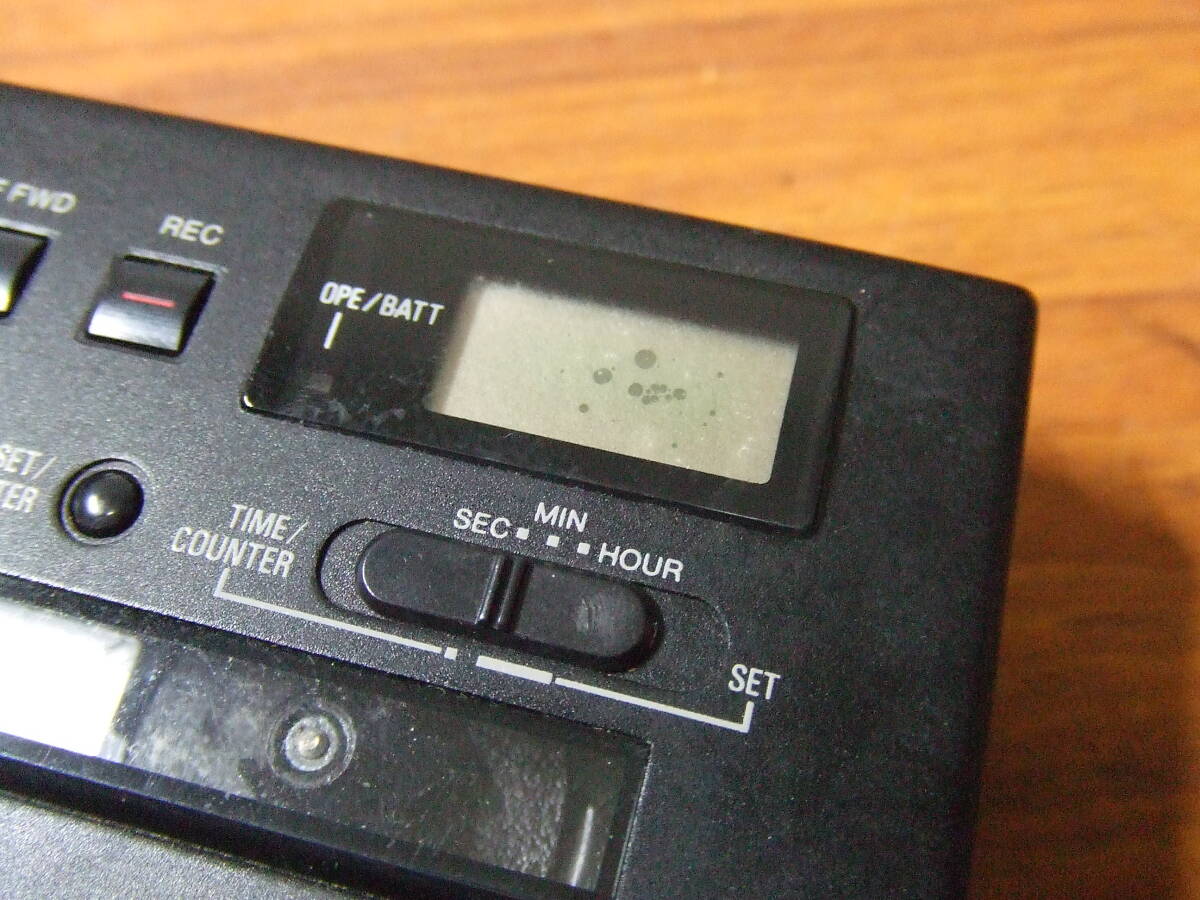 h241 アイワ/aiwa HS-F50 ポータブルカセットプレーヤー/カセットレコーダー 中古 未確認 本体 ジャンクの画像2