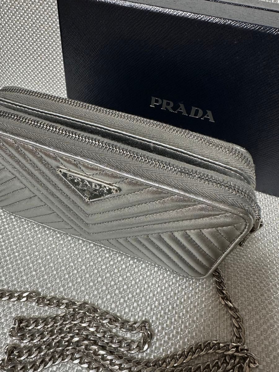 プラダ PRADA チェーンショルダーバック シルバー 美品|Yahoo プラダ PRADA チェーンショルダーバック シルバー 美品|Yahoo