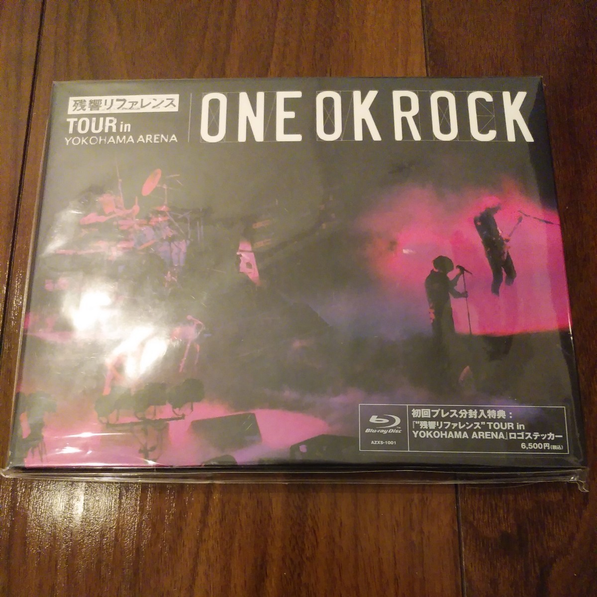 【送料無料】ONE OK ROCK Blu-ray 残響リファレンス TOUR in YOKOHAMA ARENA ワンオクロック/DVD ブルーレイ/横浜アリーナ/ステッカー付属_画像1