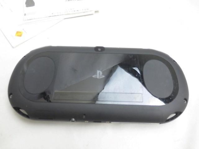 【同梱可】中古品 ゲーム PS Vita 本体 PCH-2000 ブラック 動作品 メモリーカード 16GB 箱あり_画像5