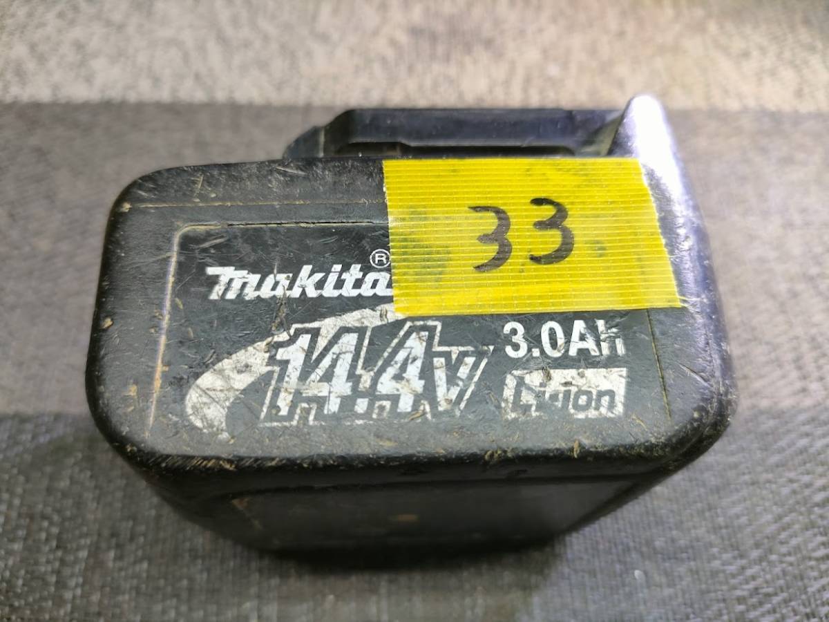 R33　マキタ電動工具用バッテリー　14.4V　中古なのでジャンク品で！！！_画像1