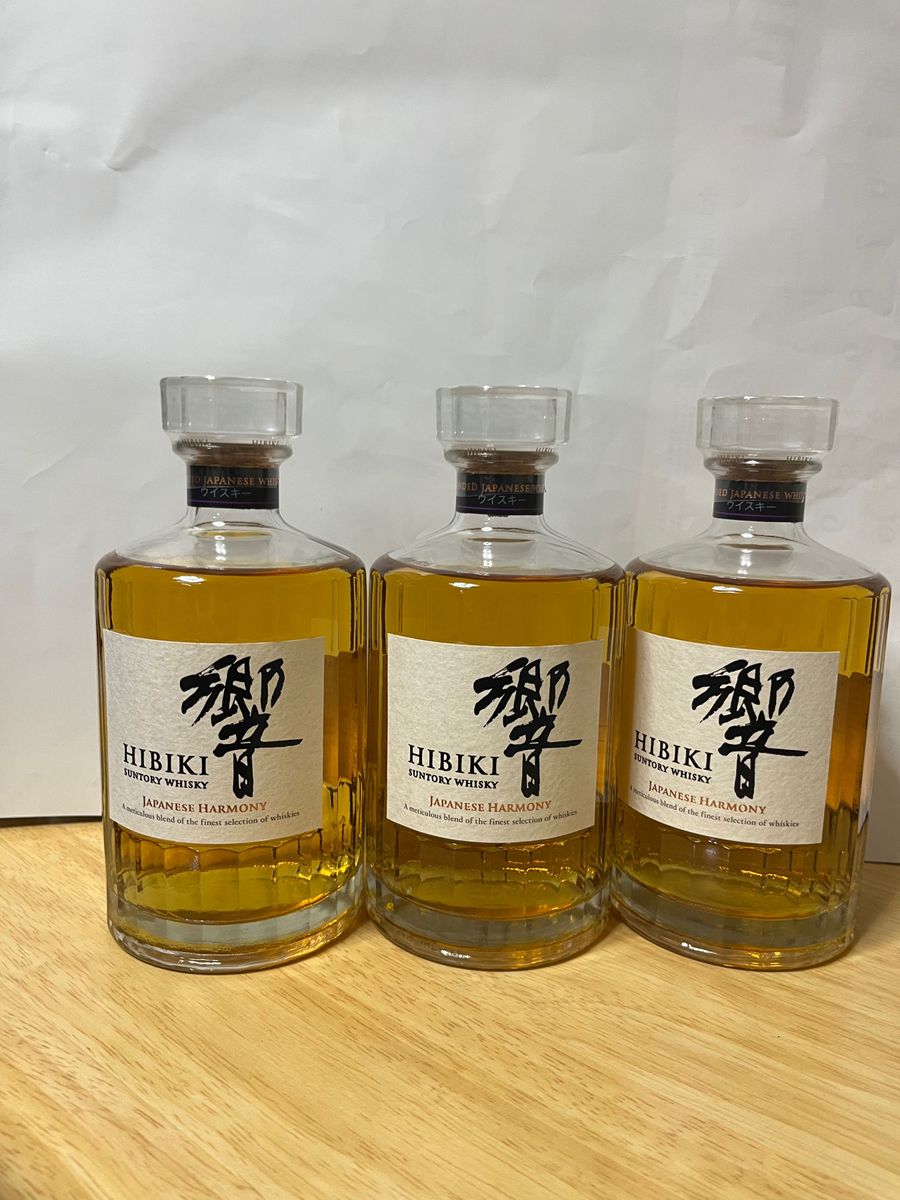 サントリー 響 ジャパニーズハーモニー 700ml 6本セット箱無し サントリー 響 ジャパニーズハーモニー 700ml 6本セット箱無し