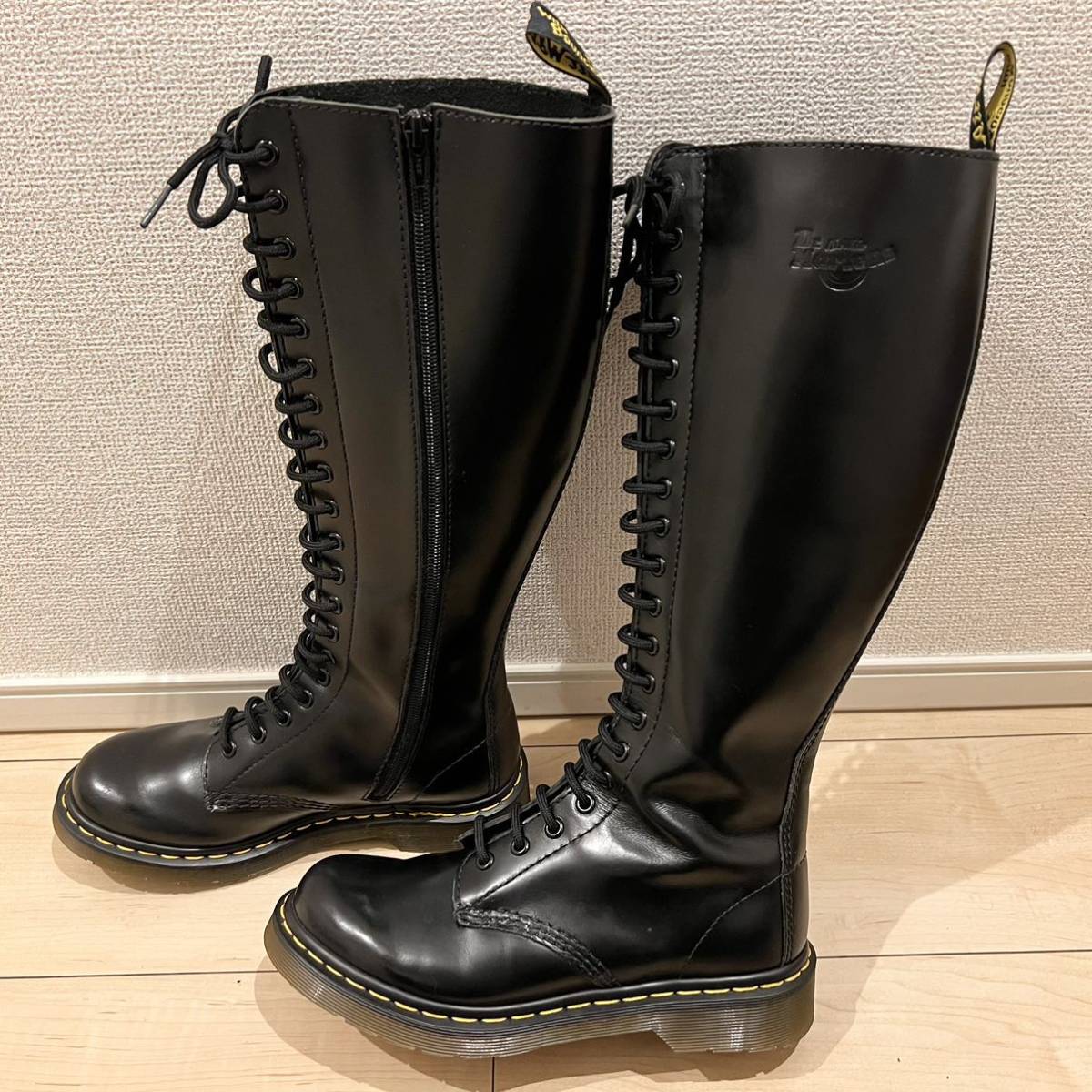 【美品】Dr.Martens ドクターマーチン 20ホールブーツ 1B60 ブラック 黒 ジップ_画像2