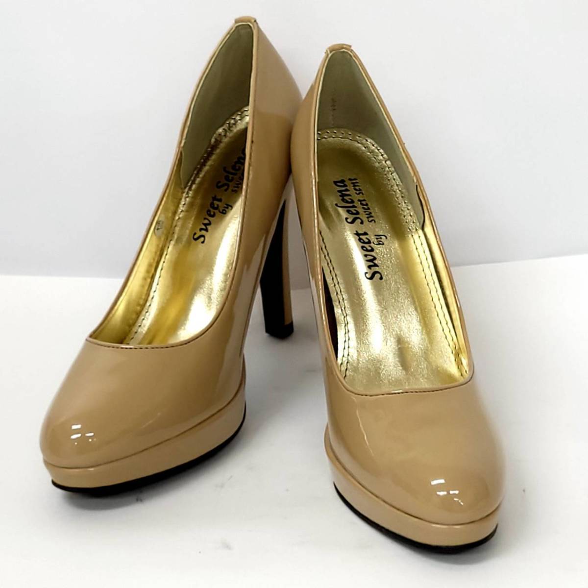 *[ stock disposal price ][ translation equipped ]Sweet Selena Suite Serena pumps beautiful legs beige enamel L size high heel *F02-365p