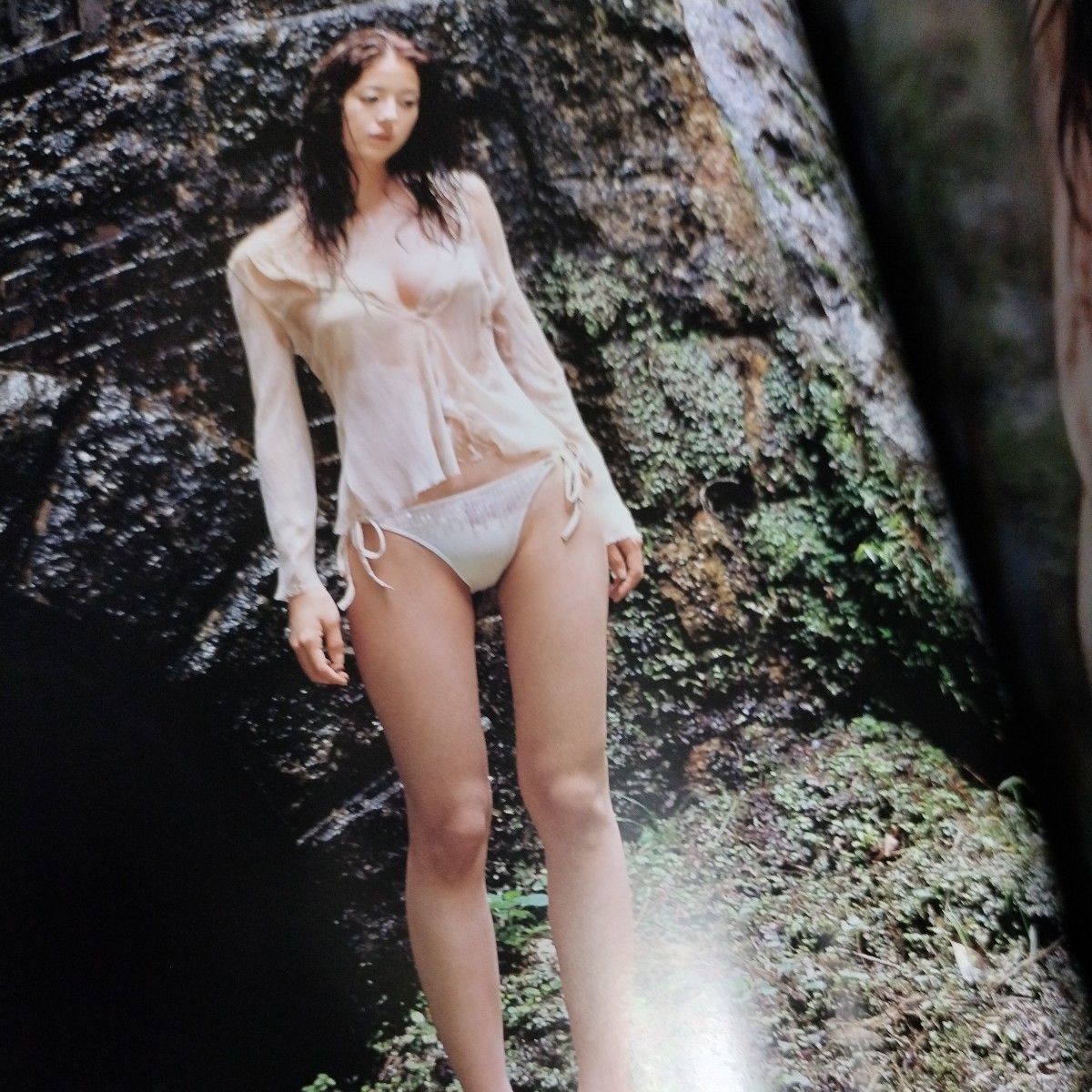 Yahoo!オークション - 松本若菜 ファースト 写真集 watercolor Yahoo!オークション - 松本若菜 ファースト 写真集 watercolor