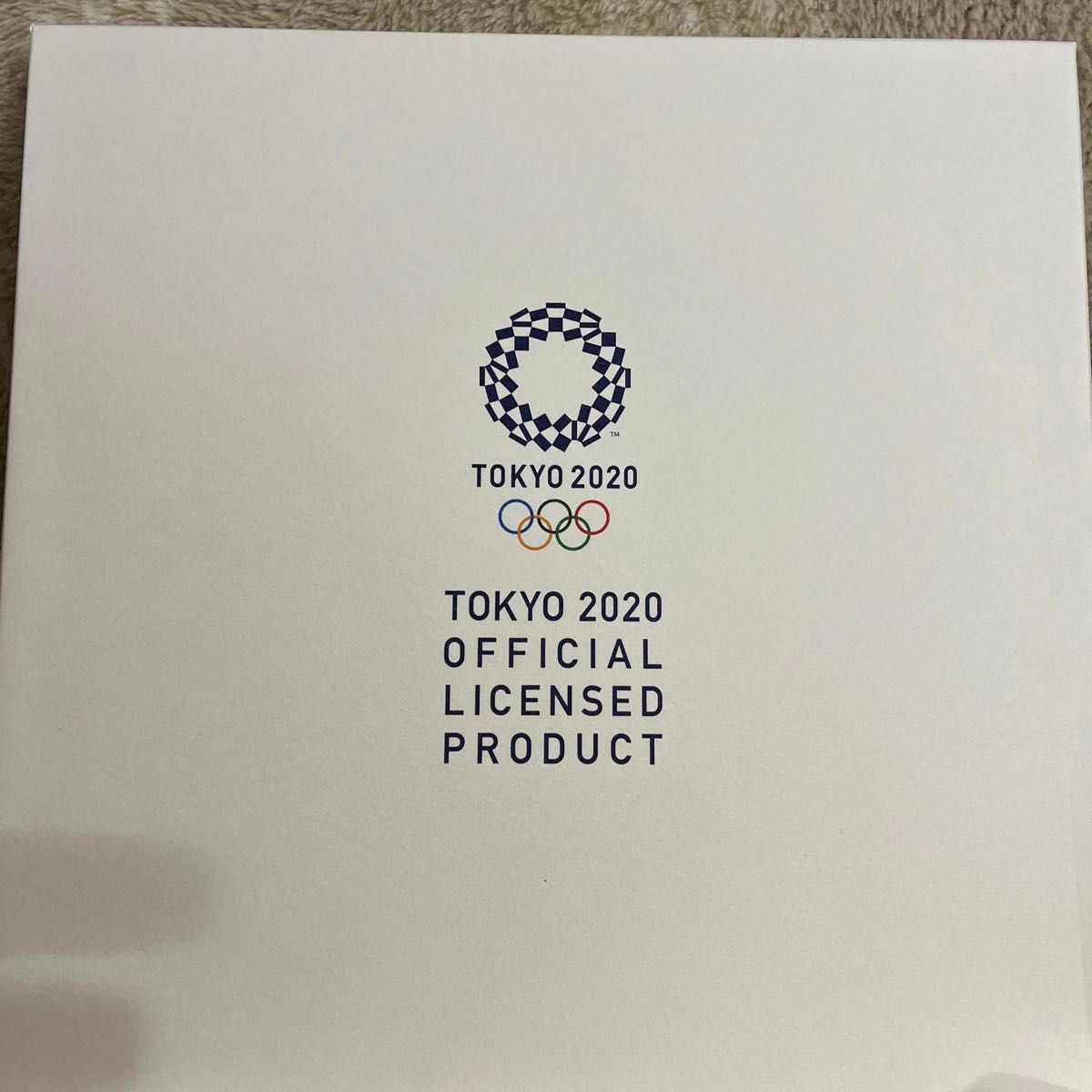 新品・箱入り♪  東京オリンピック　2020年　限定デザイン　スカーフ　シルク100%