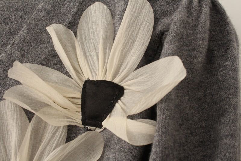 レディーストップス　長袖ニットセーターニットカーディガン　肌触りいい　素敵花柄飾り_画像4