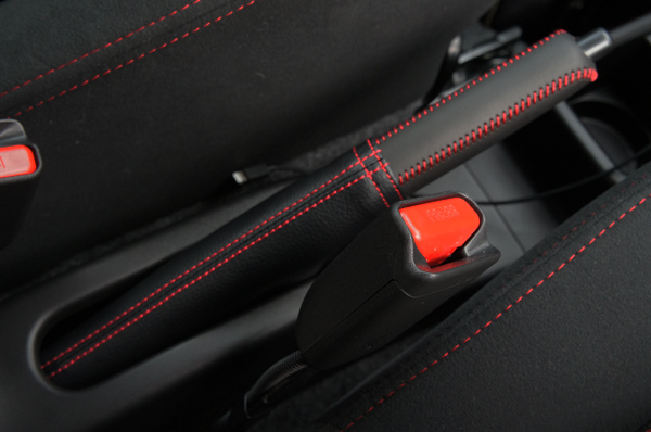 スズキ アルト ターボ RS HA36 サイドブレーキブーツ・カバーセット 赤ステッチ_画像4