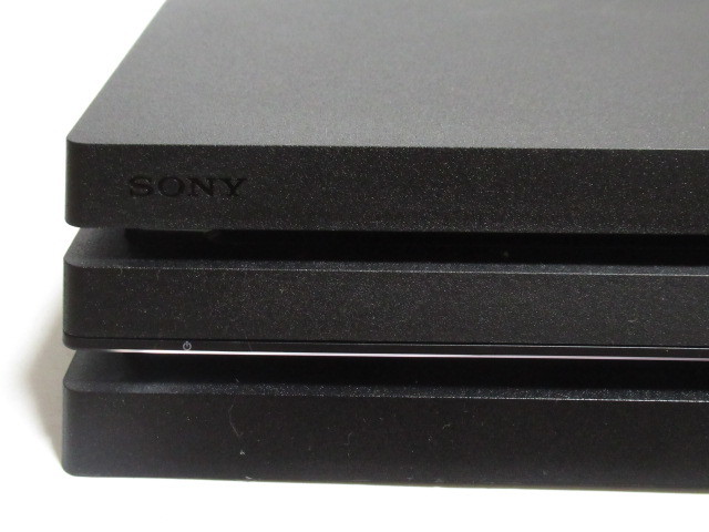 [fe1 BY7335] SONY PlayStation 4 Pro CUH-7100B ジェットブラック 本体 コントローラー キングタムハーツⅢ 通電のみ確認_画像2