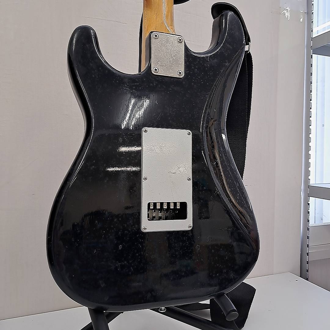 14748/ YAMAHA ヤマハ ST1000R 1984年製【ORIGINAL LOCKING TREMOLO SYSTEM】RARE MODEL エレキギター 楽器 ブラック_画像2